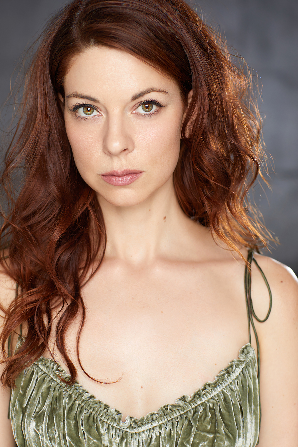 actor Bethany Walls large photo