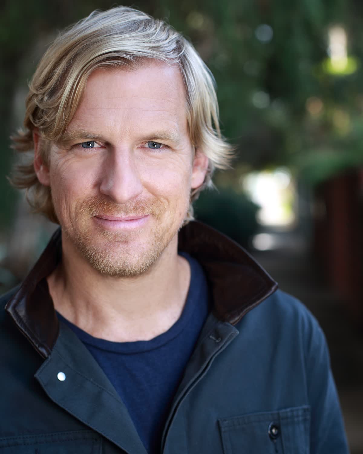 actor Peter Giles large photo