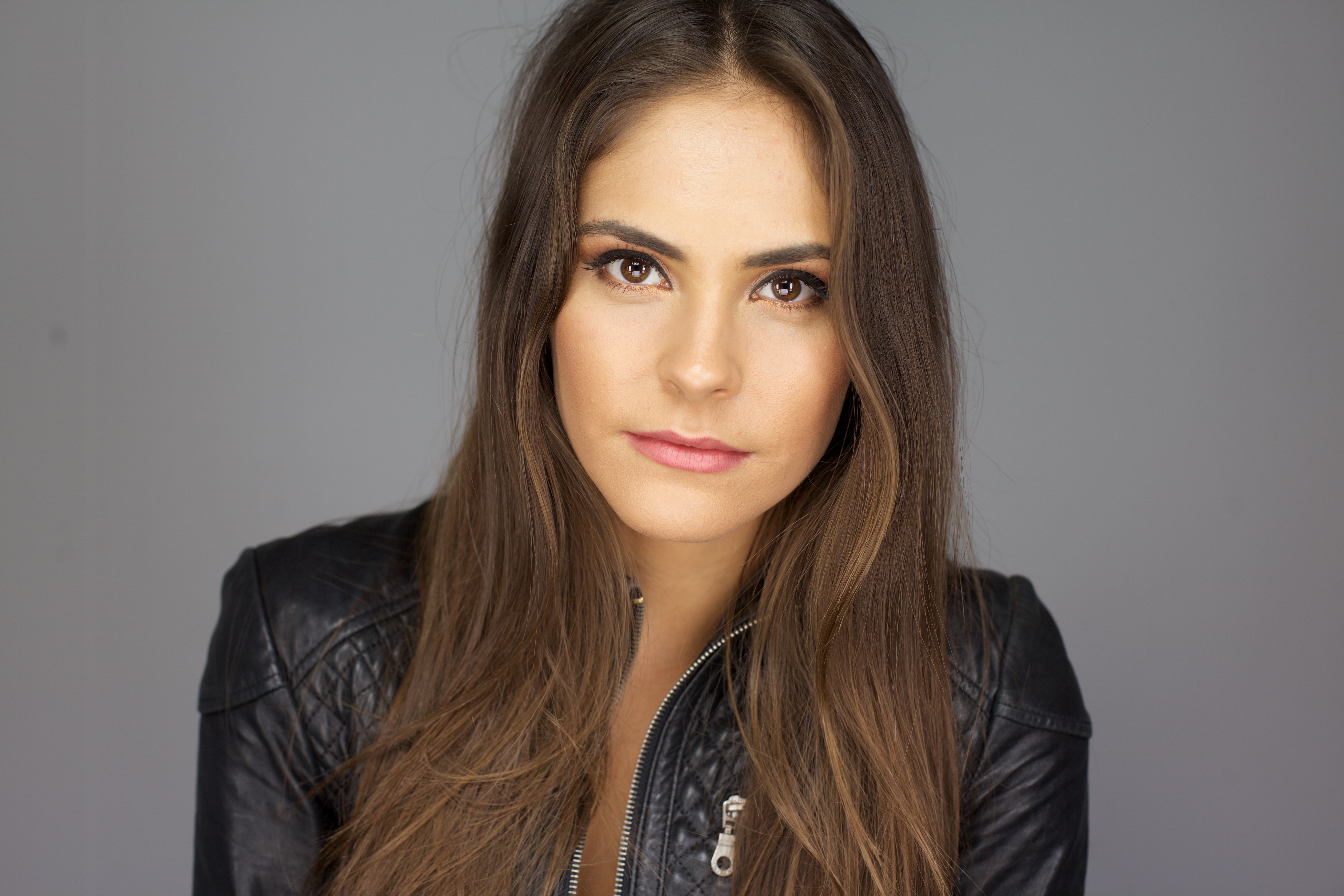 actor Elena Ghenoiu large photo