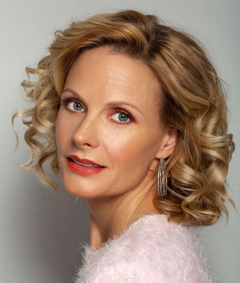 actor Sarah Trevelyan large photo