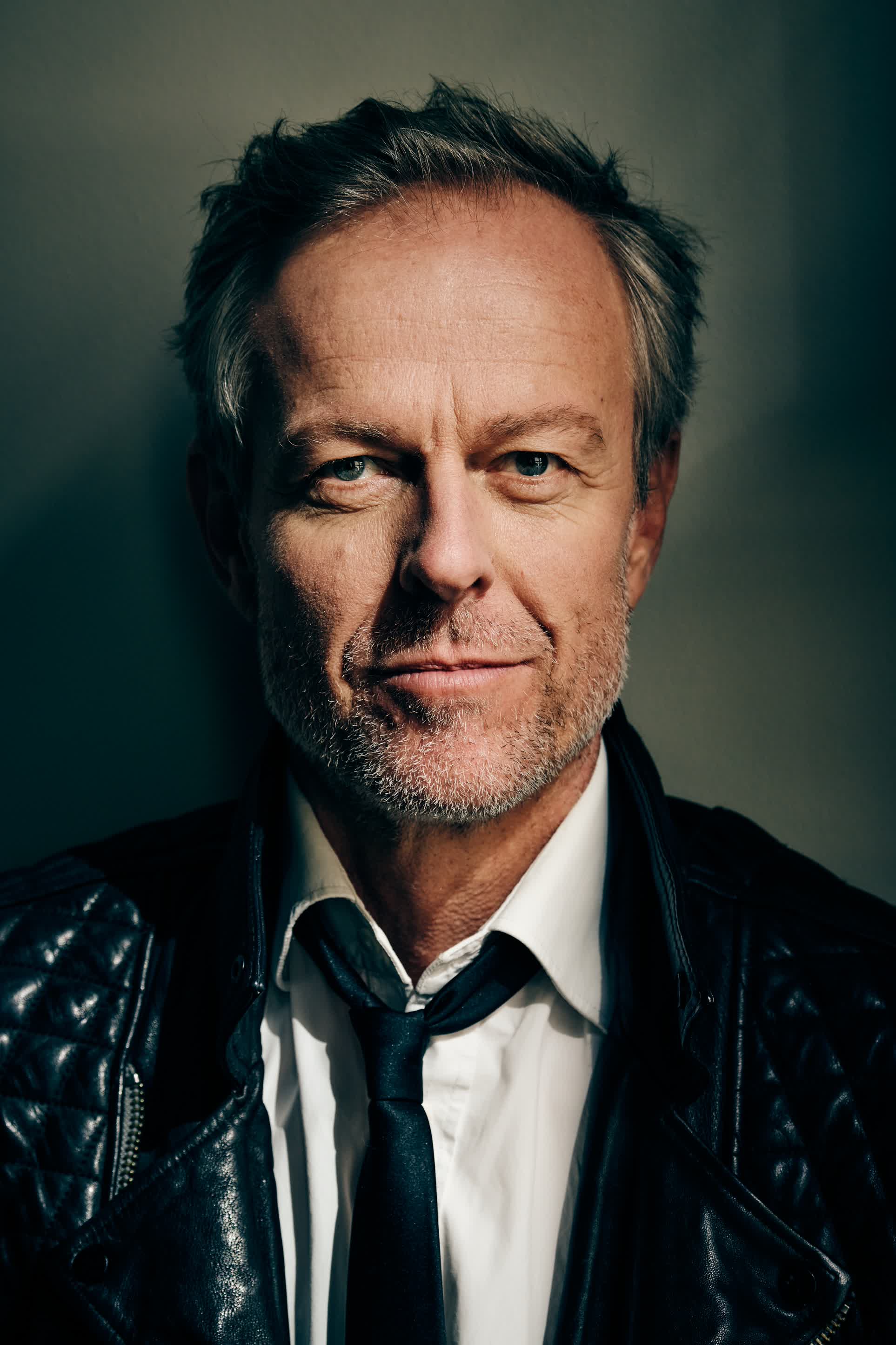 actor Nick Boraine large photo