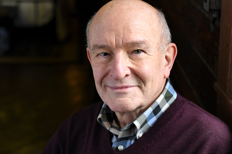 actor Tom Thon large photo