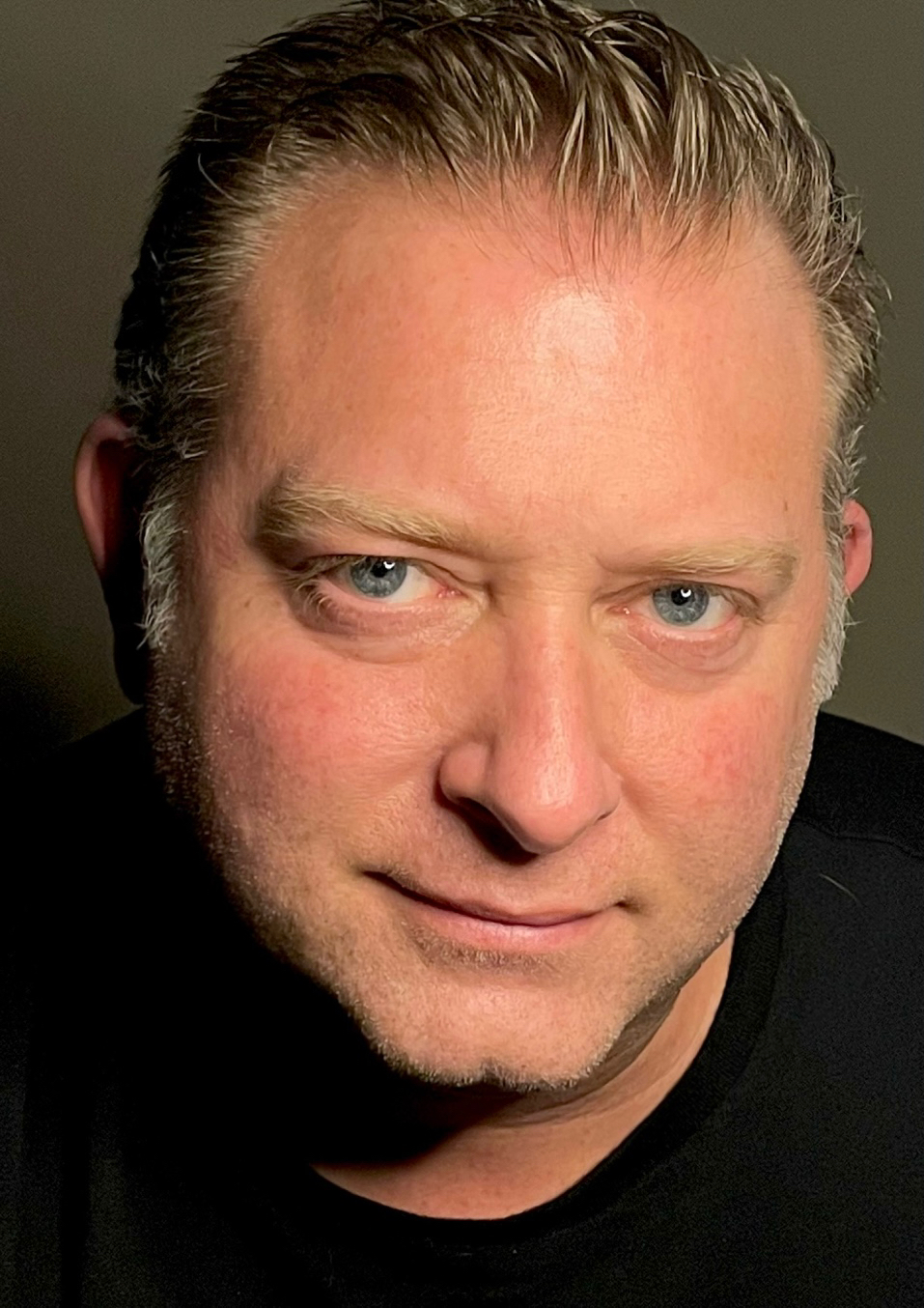 actor Jon Seeber large photo