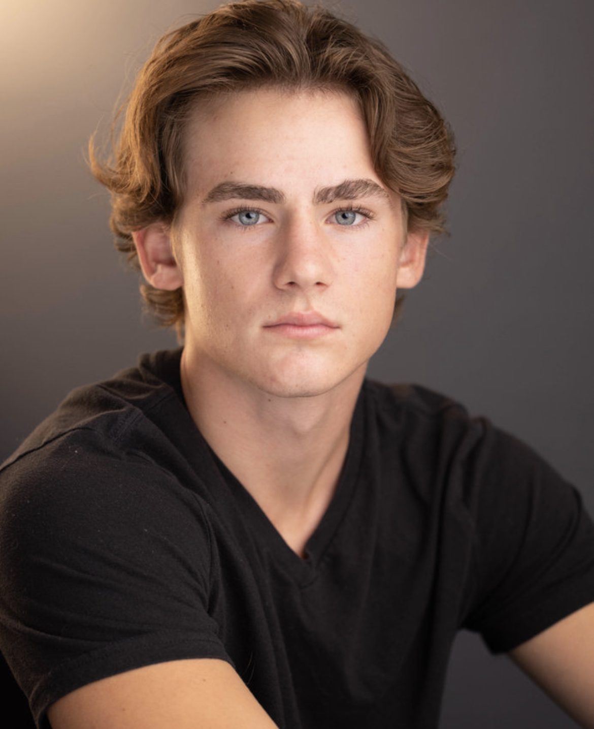 actor Brady Hepner large photo