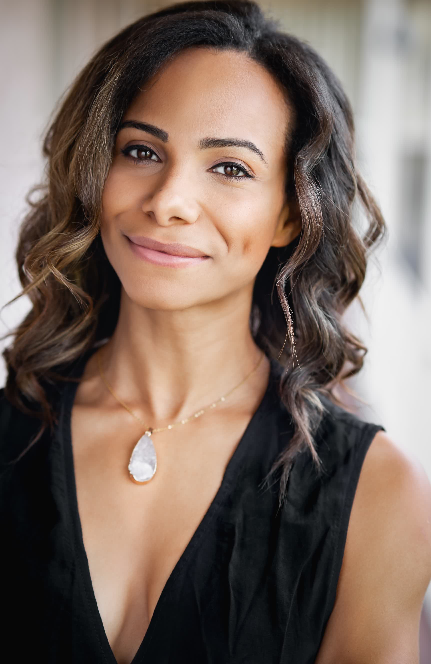 actor Ione Butler large photo