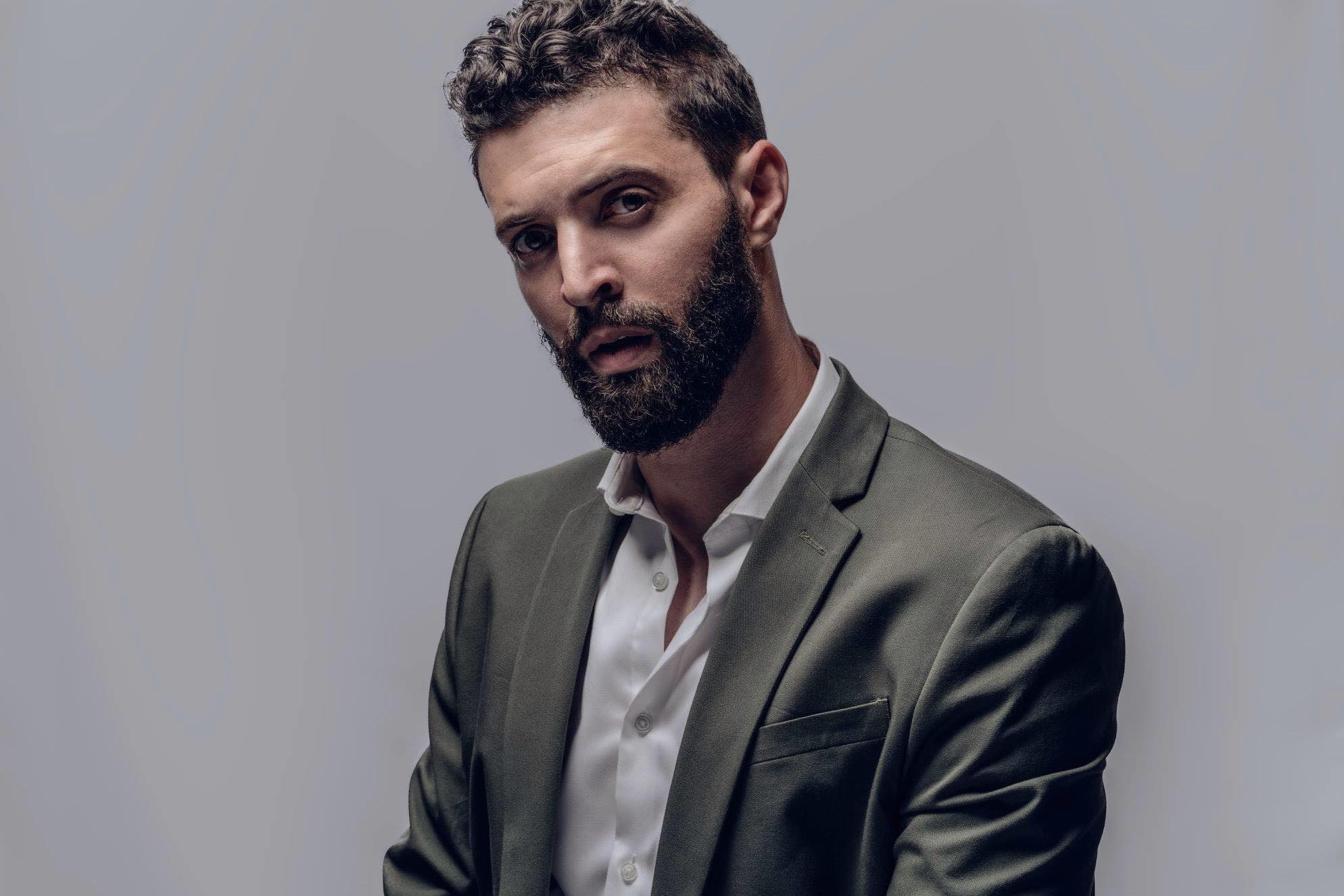 actor Julian Cavett large photo