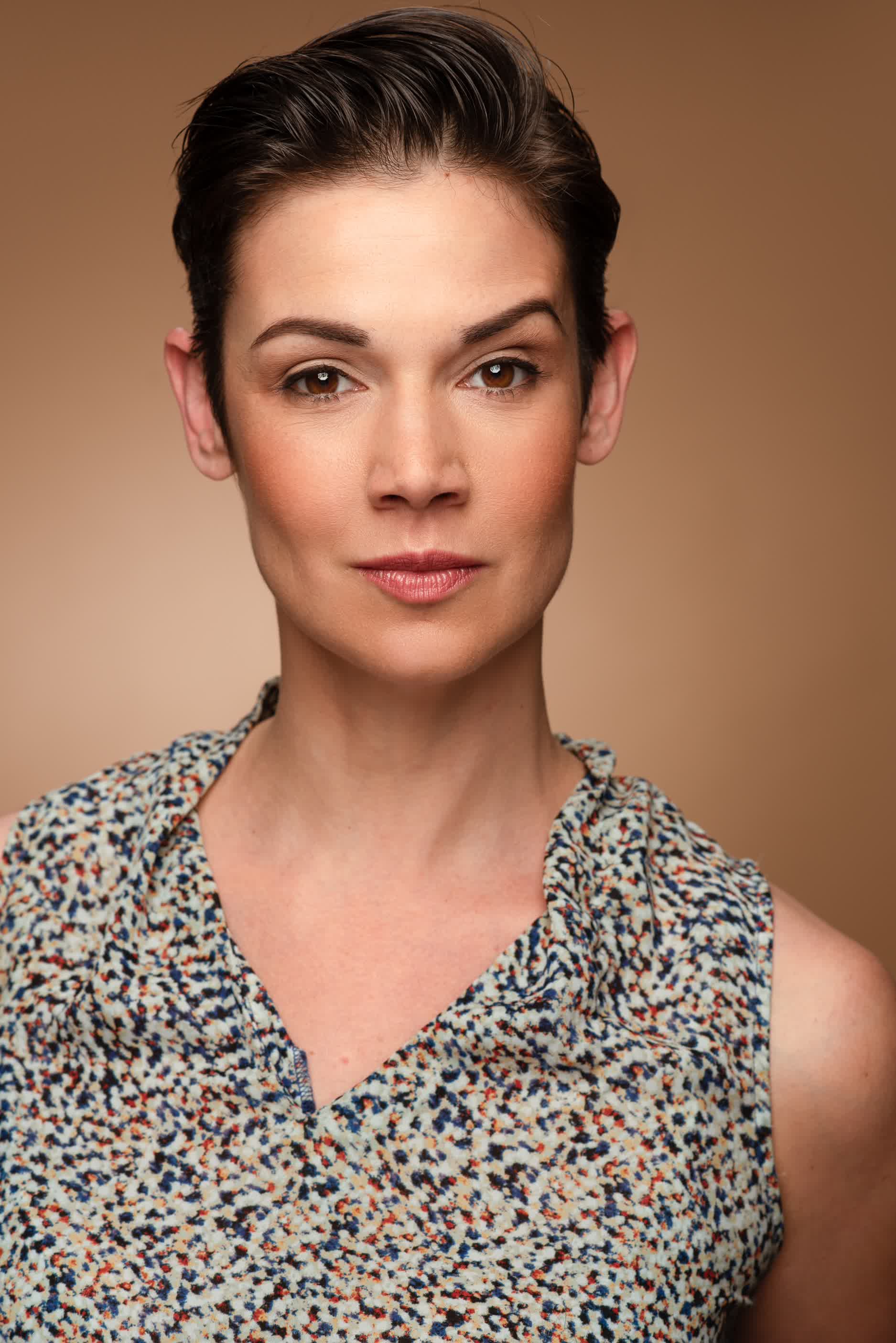 actor Dahlia Legault large photo