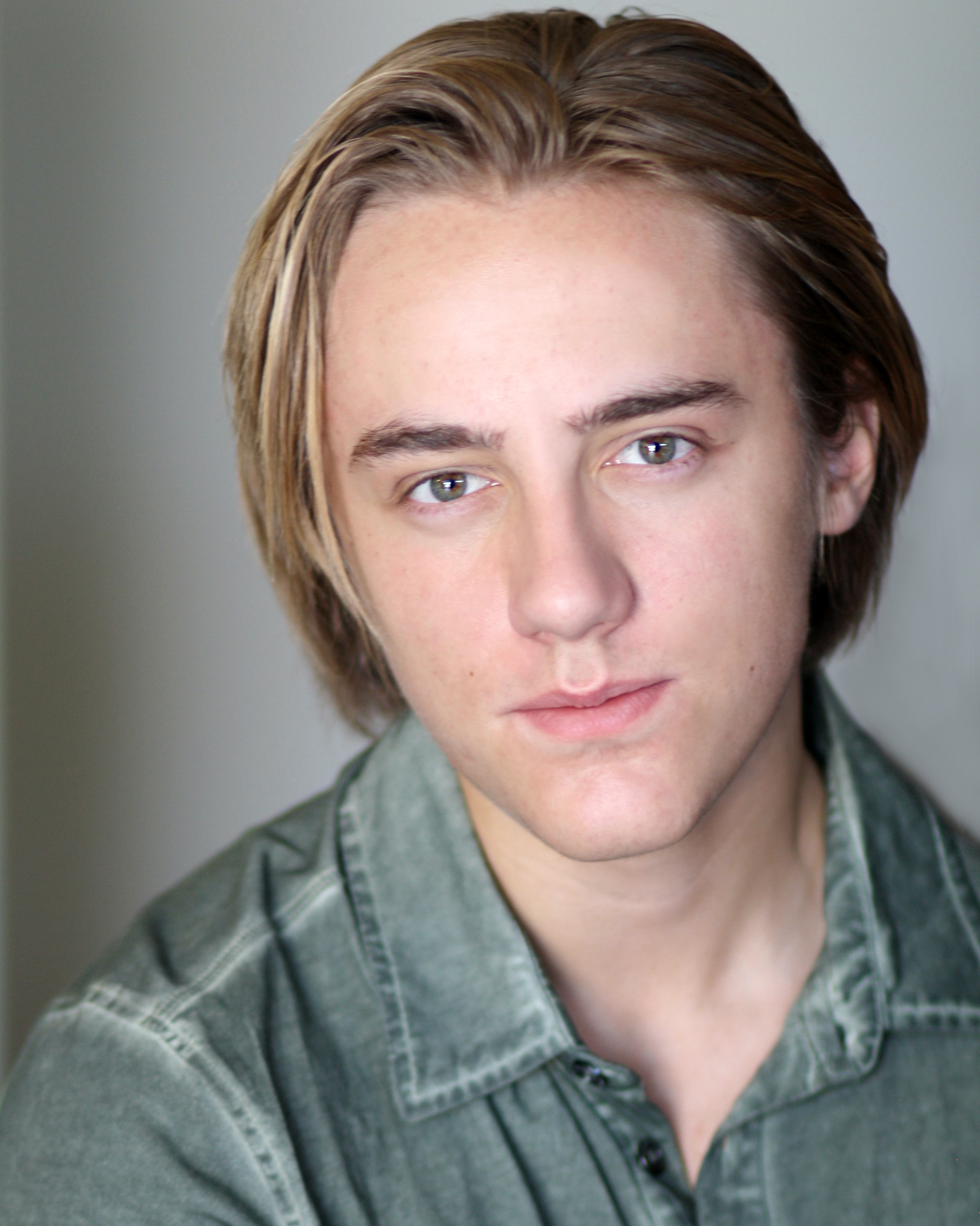 actor Alex Wagenman large photo