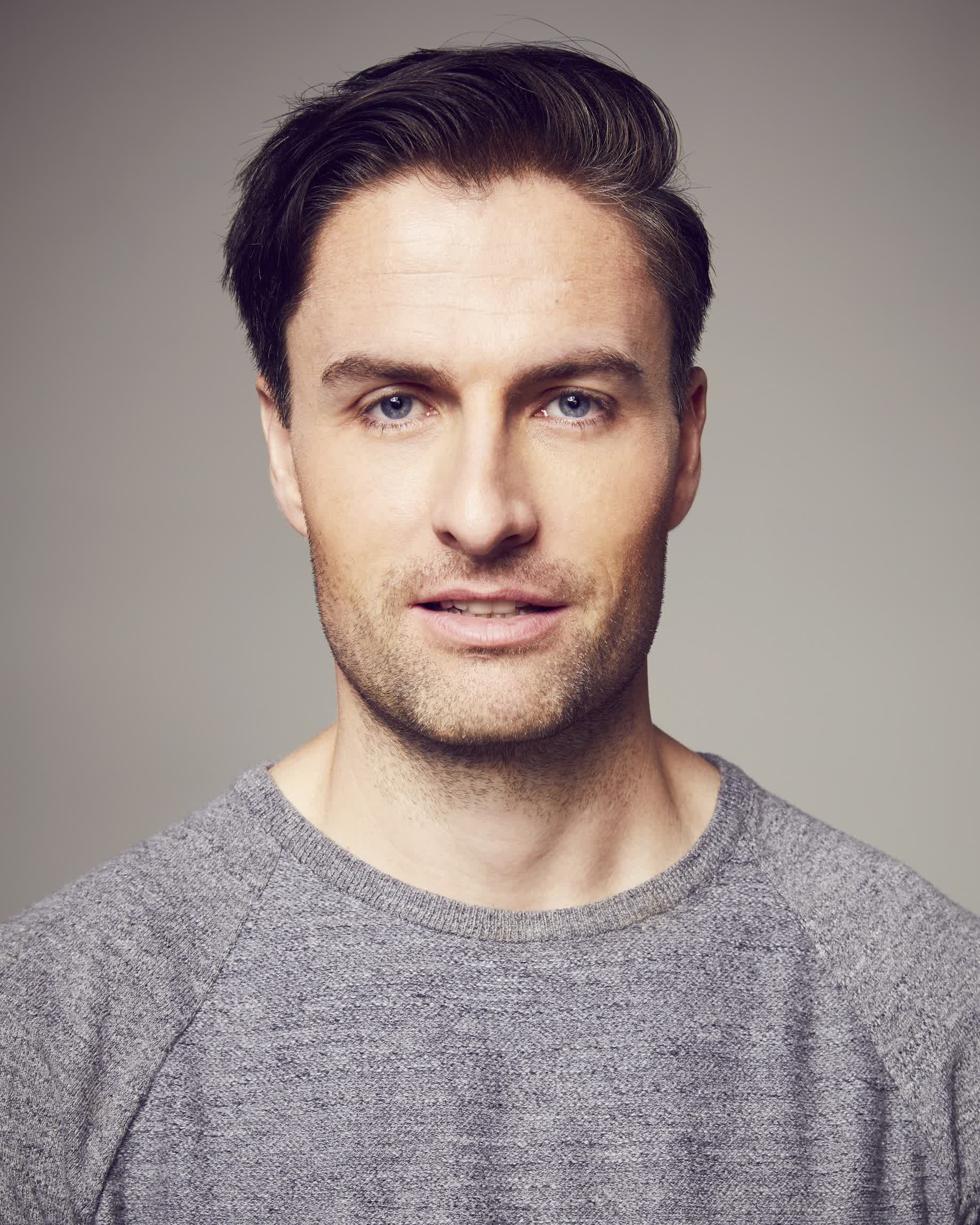 actor Ryan Farrell large photo