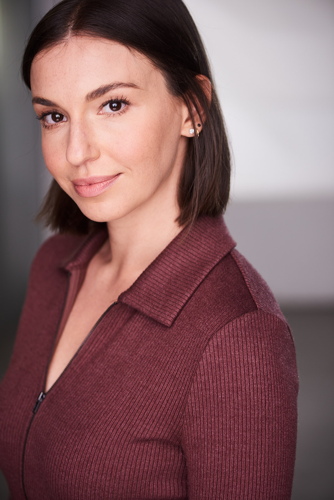 actor Zoe Kanters large photo