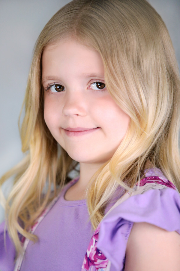 actor Josie Fink large photo