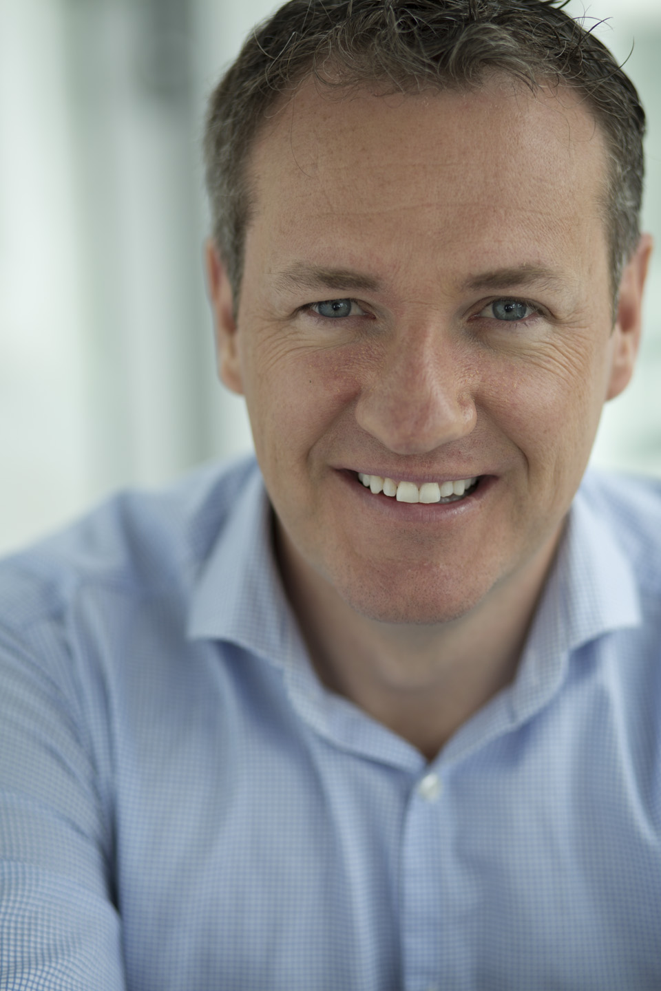 actor Dan Quinn large photo