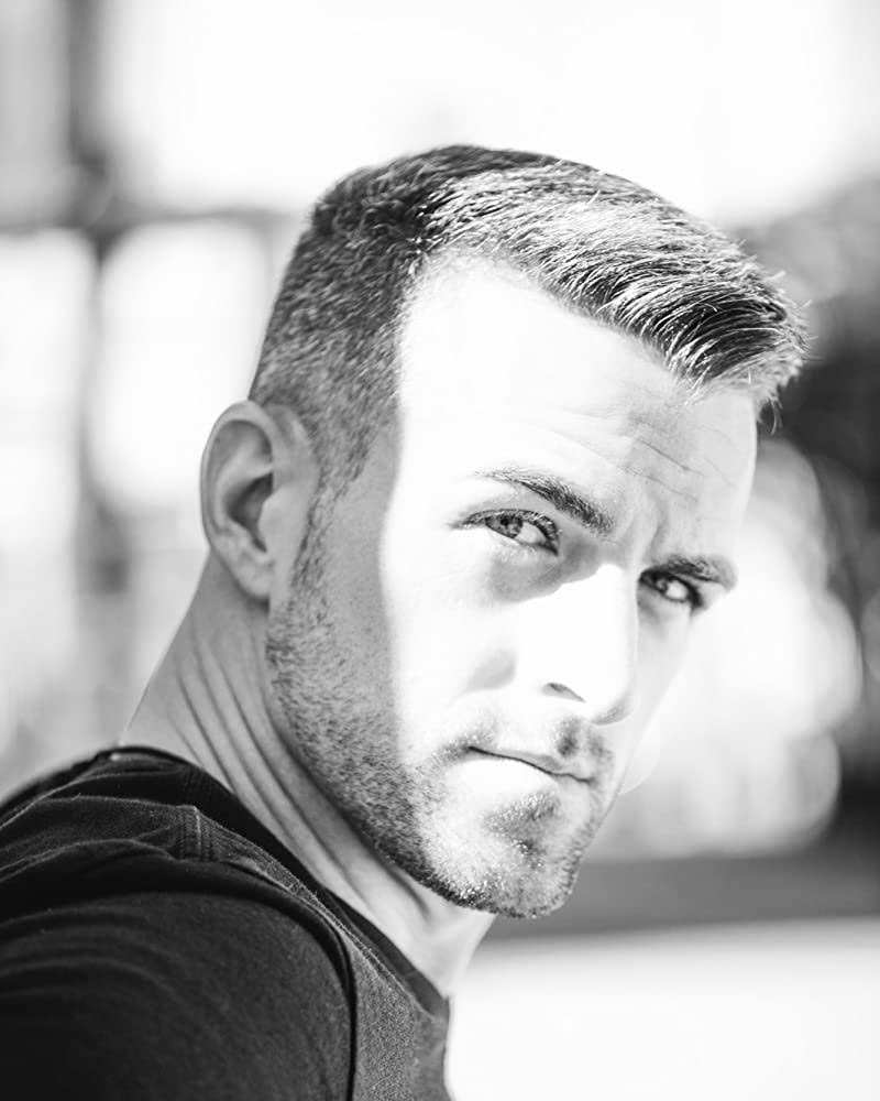 actor Robert Laenen large photo