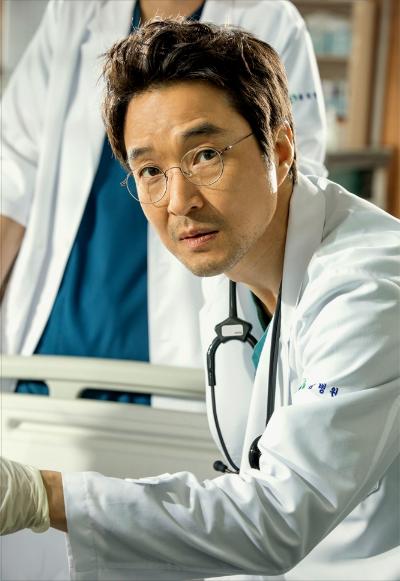 actor Han Suk-kyu large photo