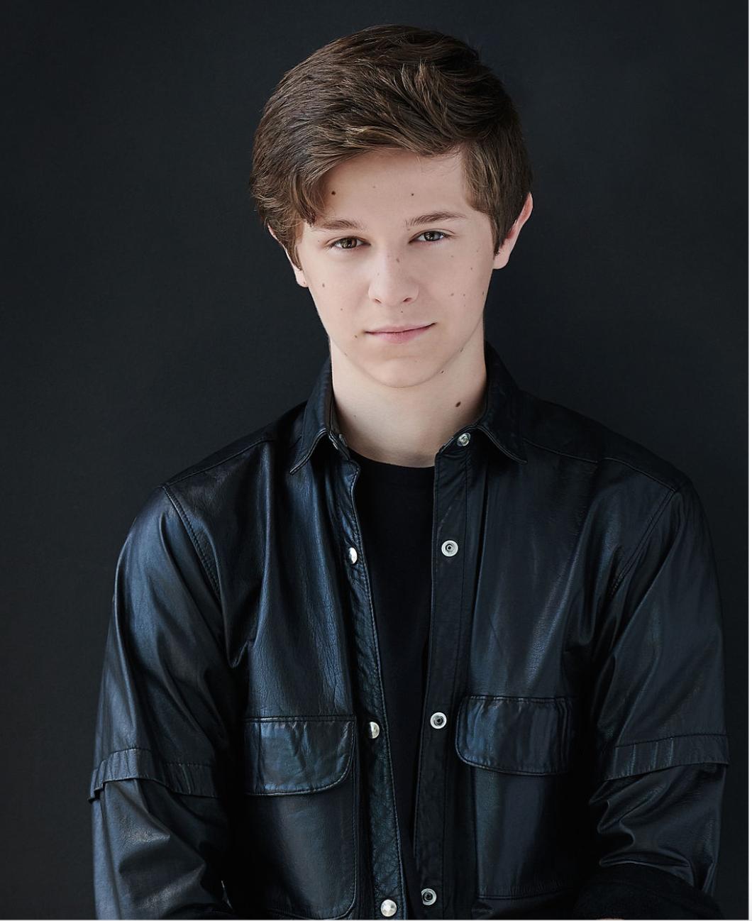 actor Graham Verchere large photo