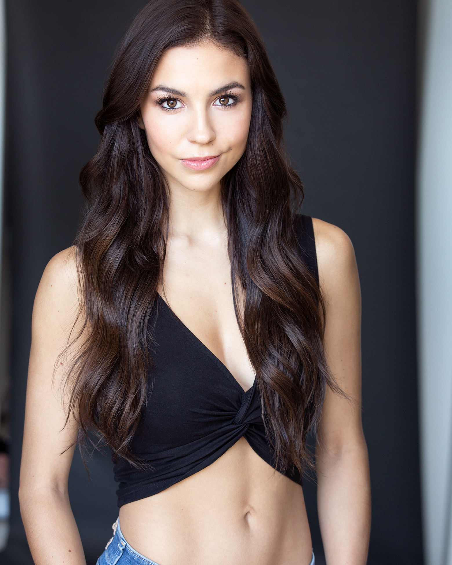 actor Joelle Farrow large photo