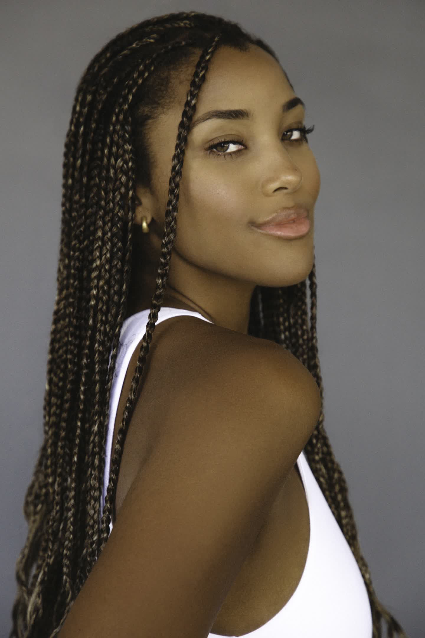 actor Sasha Fox large photo