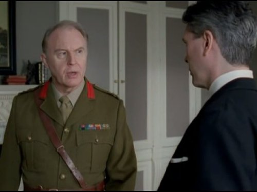 actor Giles Taylor large photo