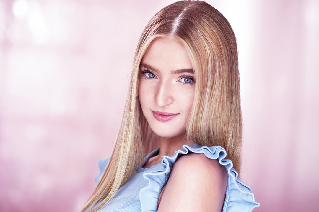 actor Lilly Noelle Bartlam large photo