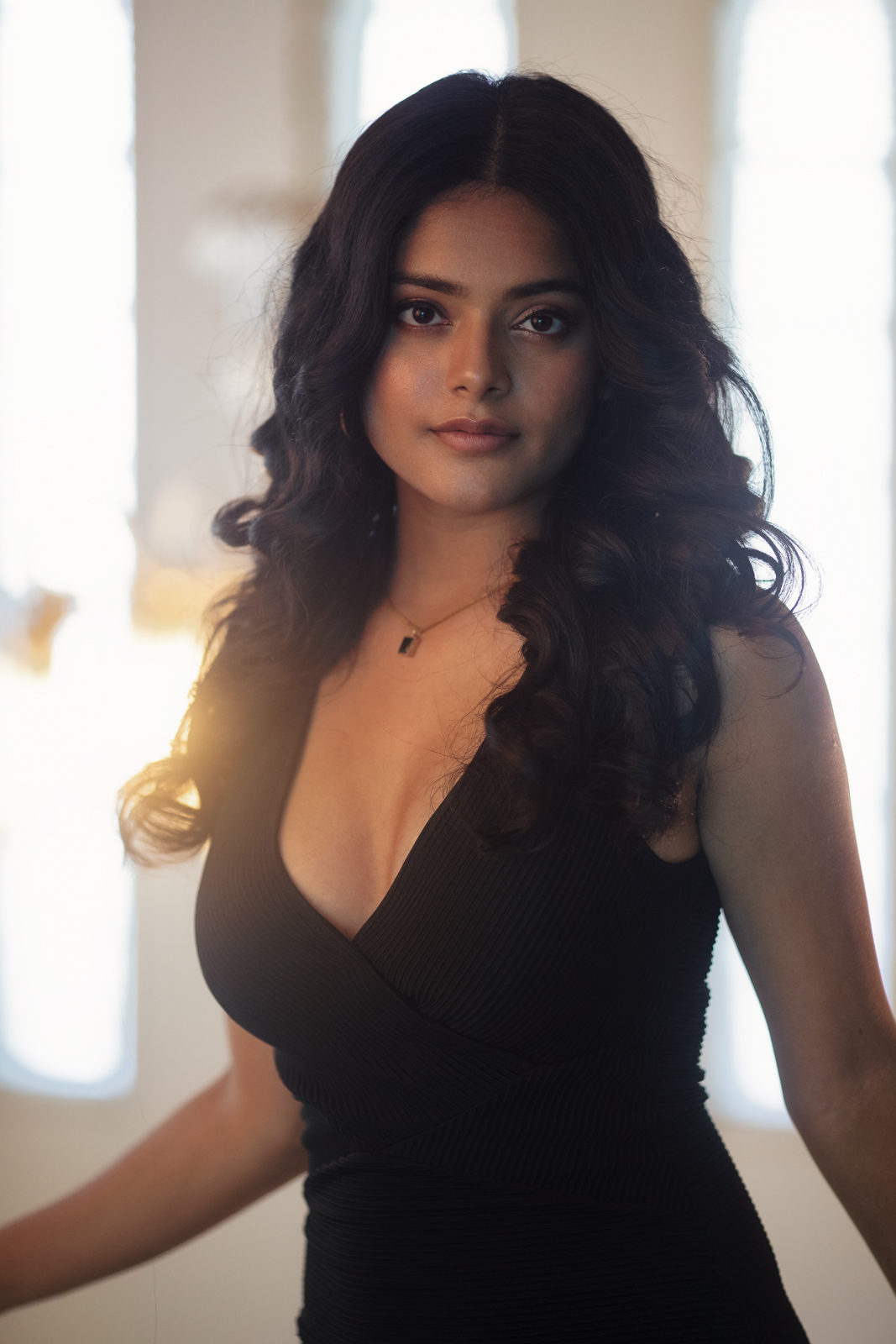 actor Riddhi Kumar large photo