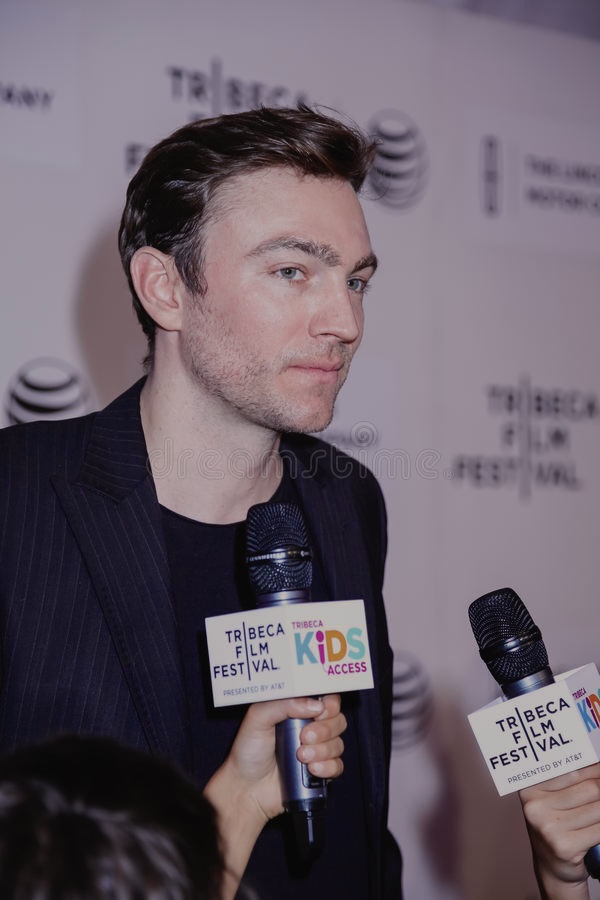 actor Jay Bulger large photo