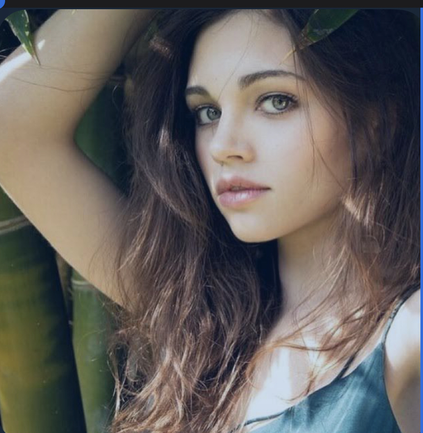 actor India Eisley large photo