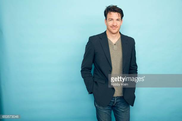 actor Brad Johnson large photo