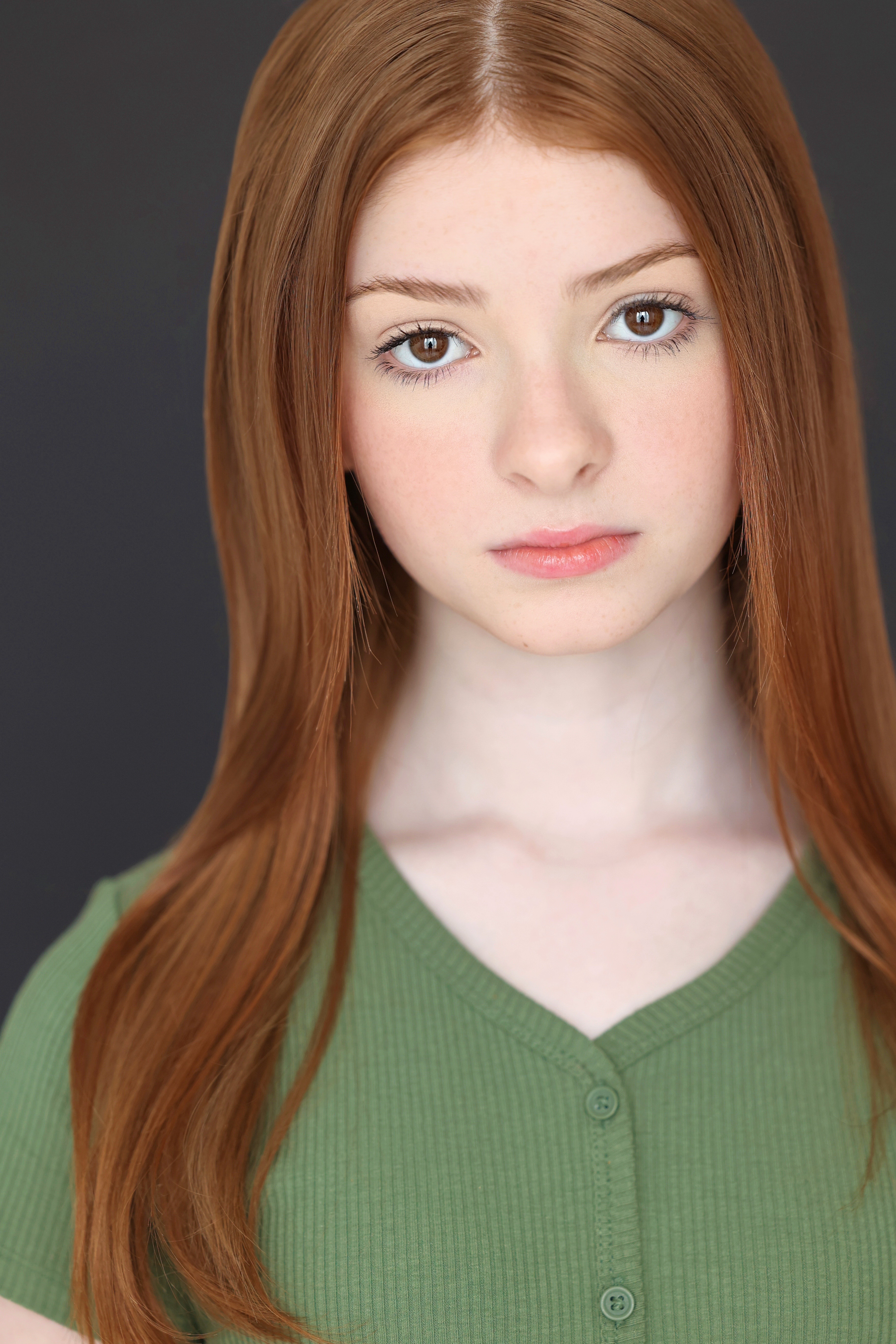 actor Madilyn Kellam large photo