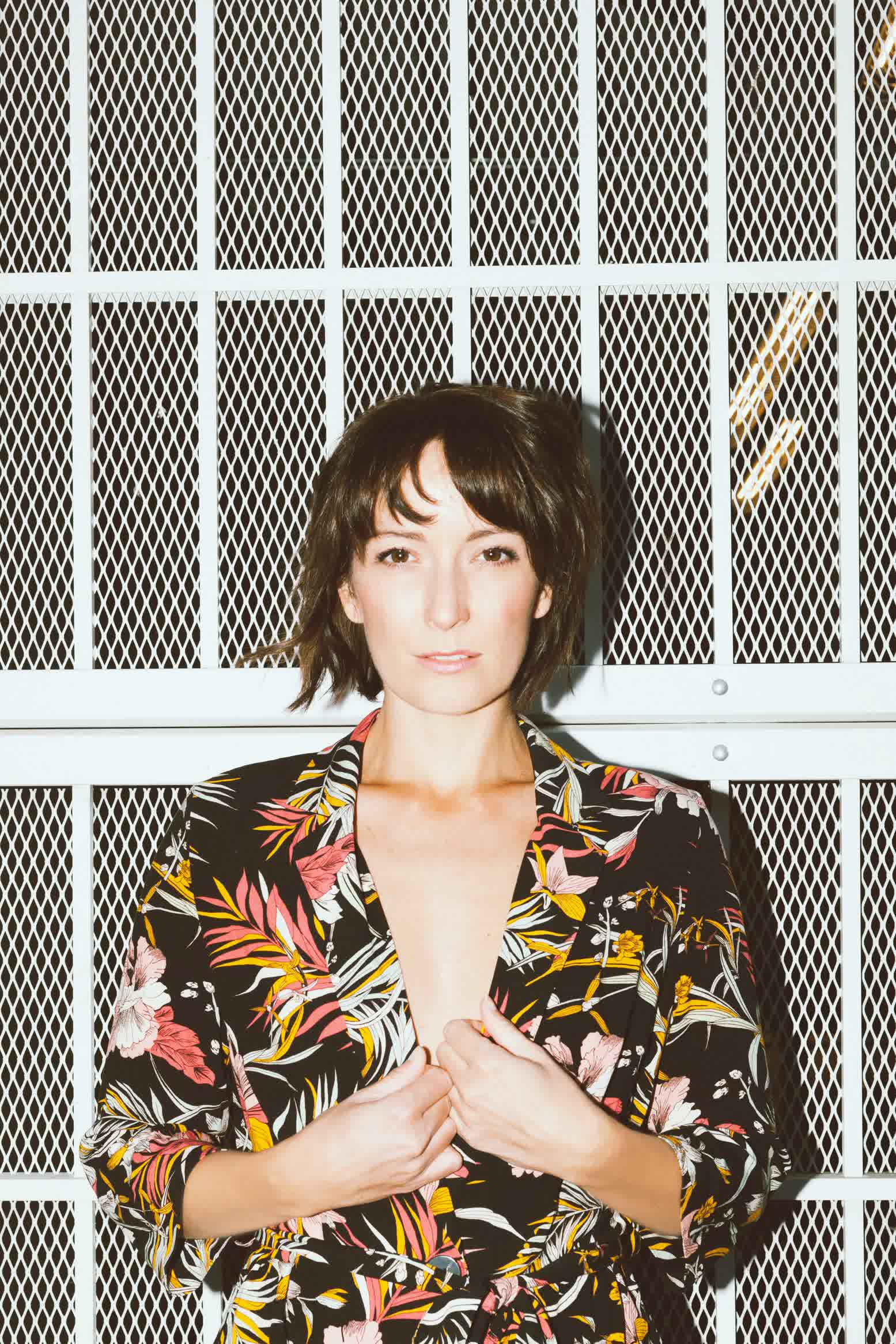 actor Natalie Moon large photo