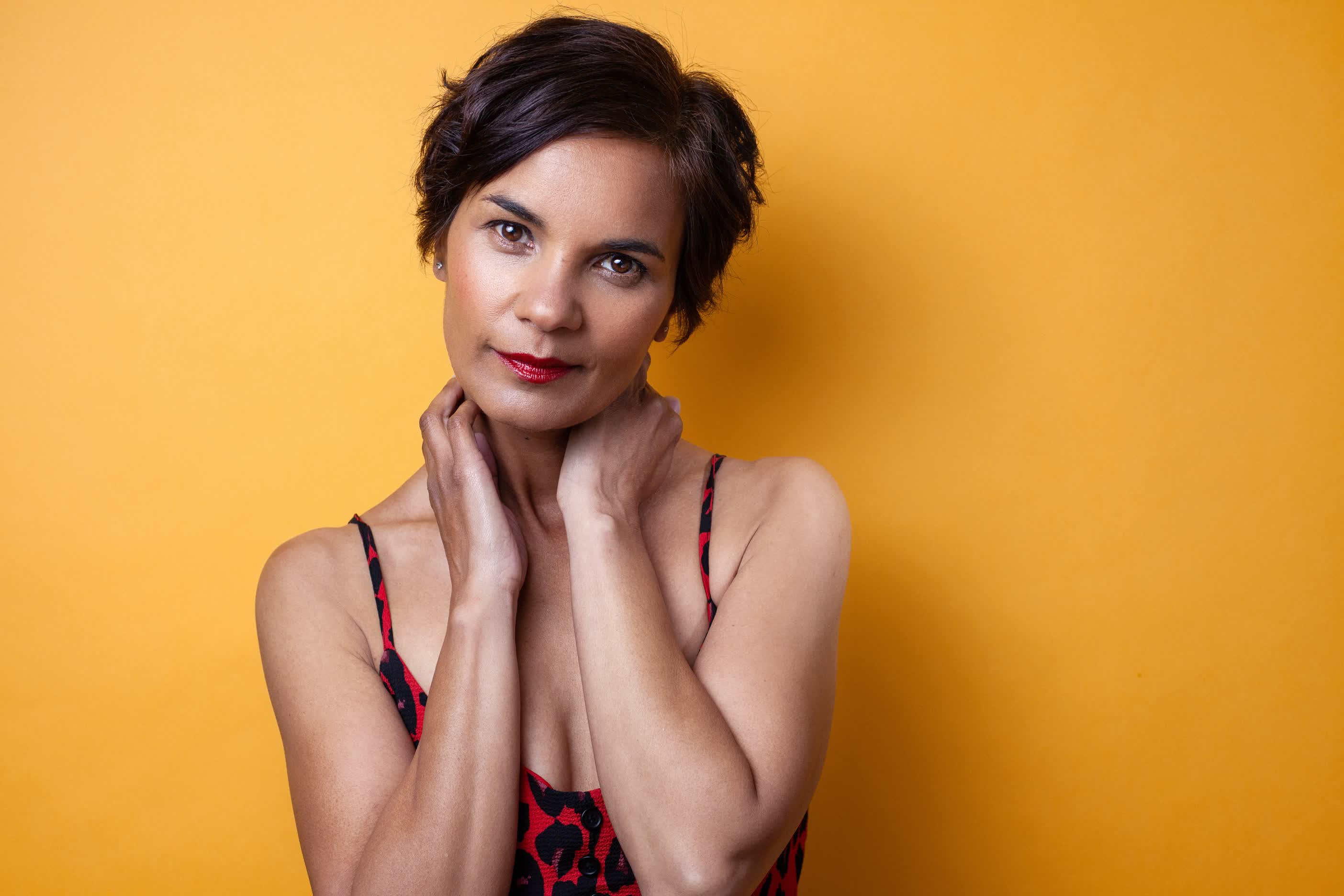 actor Rina Mahoney large photo