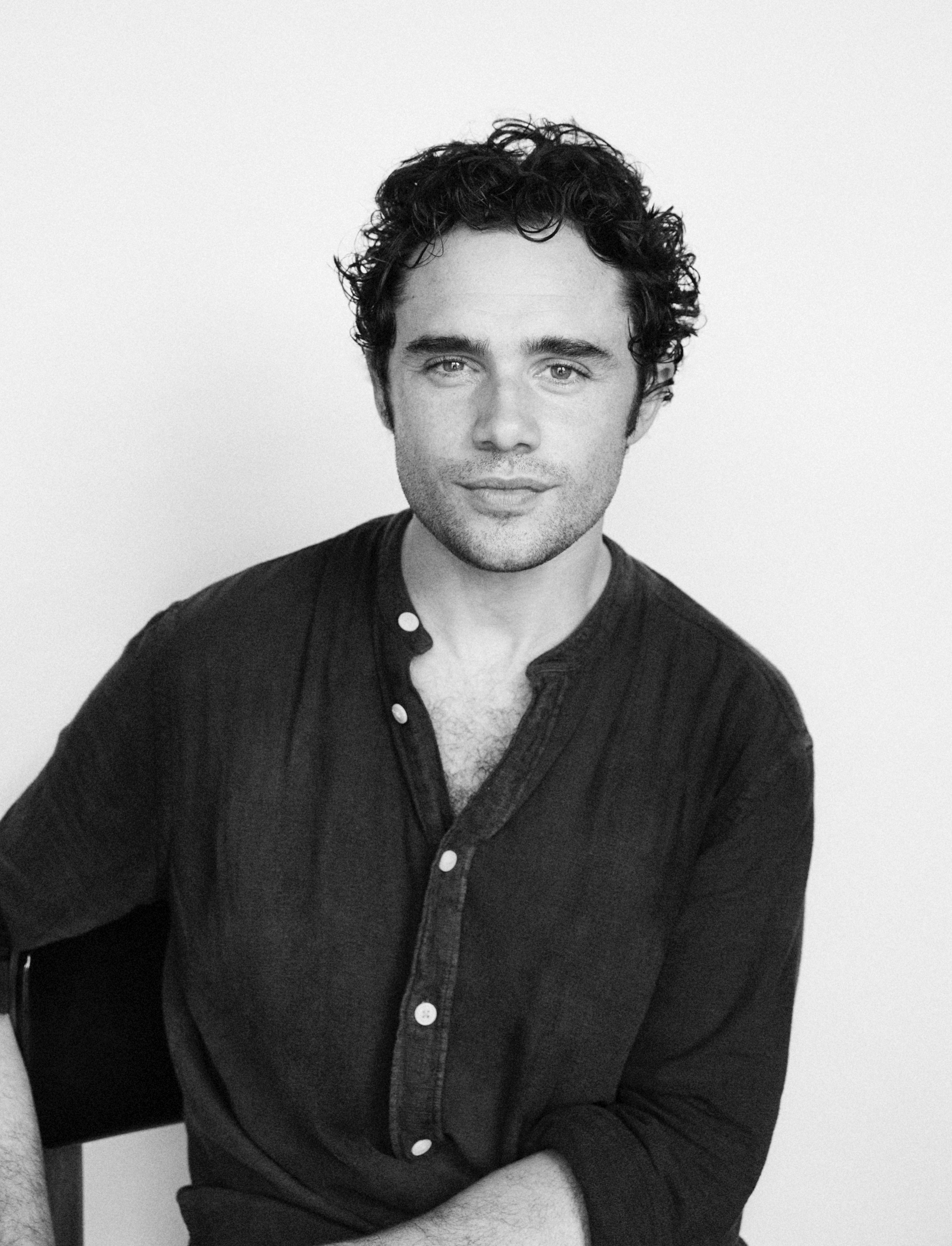actor Toby Sebastian large photo