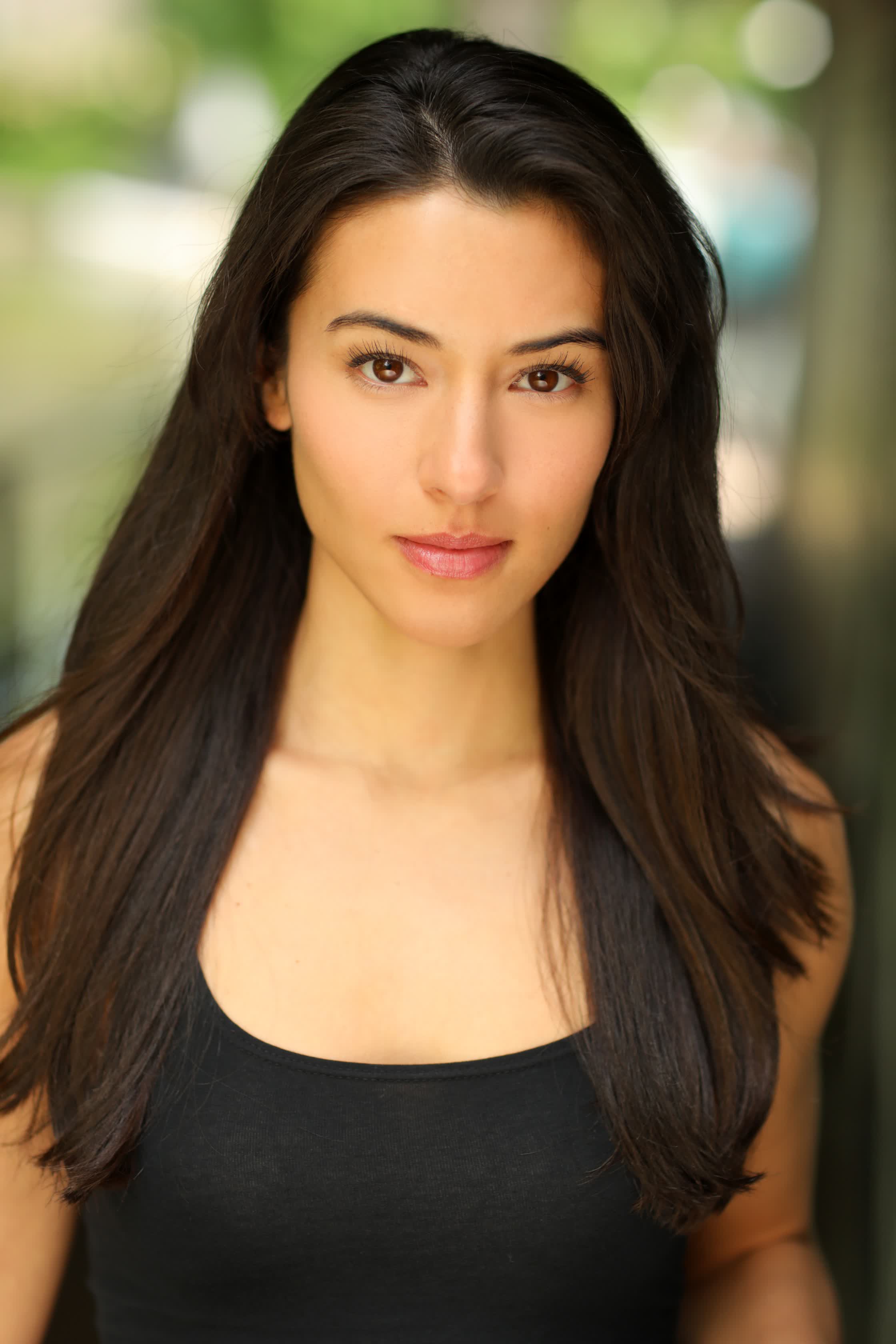 actor Naomi Willow large photo