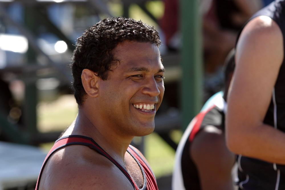 actor Aaron Fa'aoso large photo