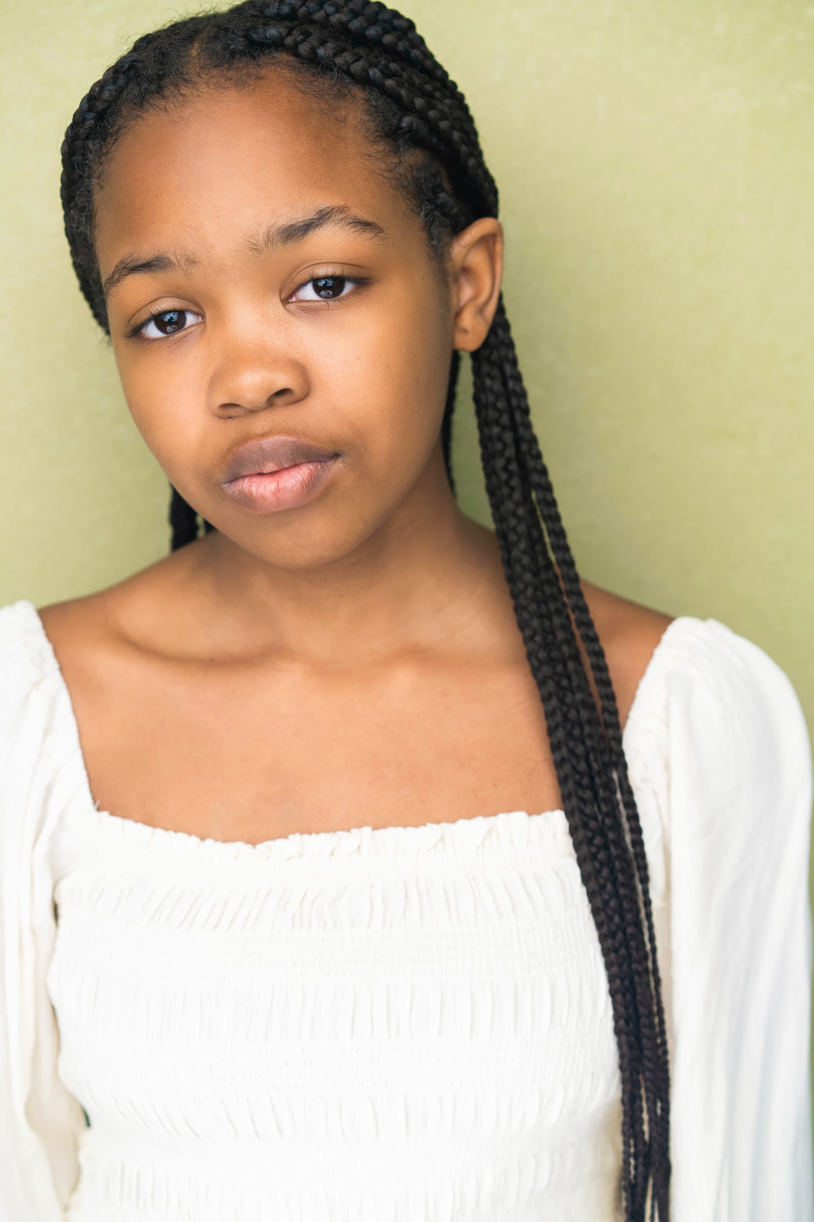 actor Aria Seymore large photo