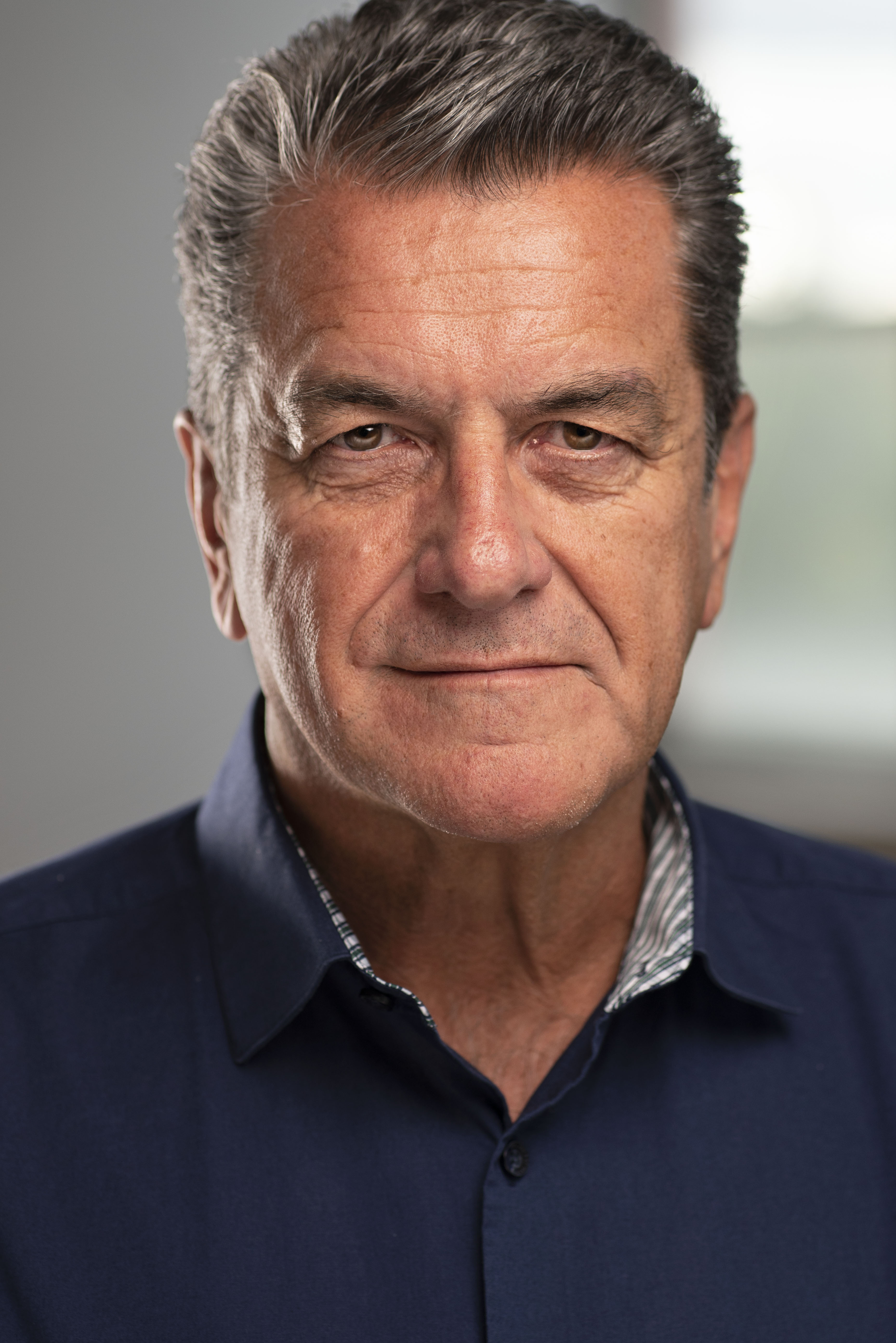 actor Ian Laing large photo