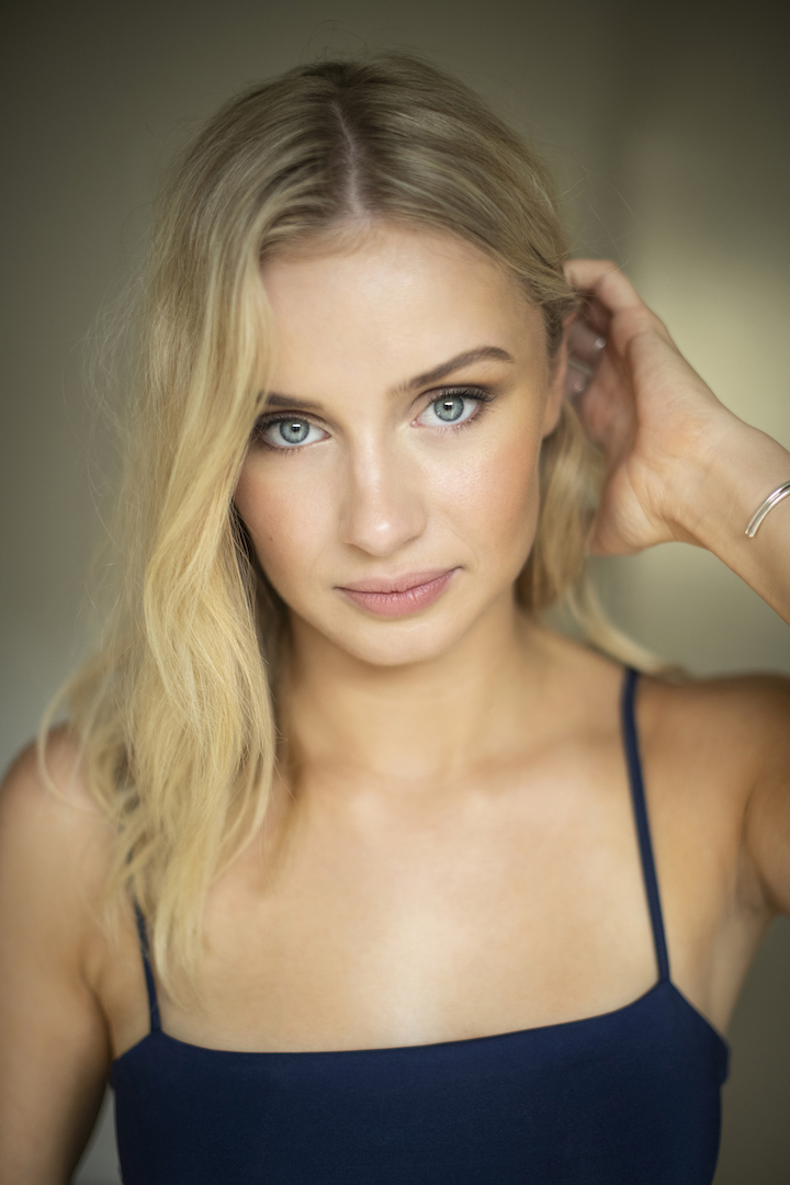 actor Meg Fraser large photo