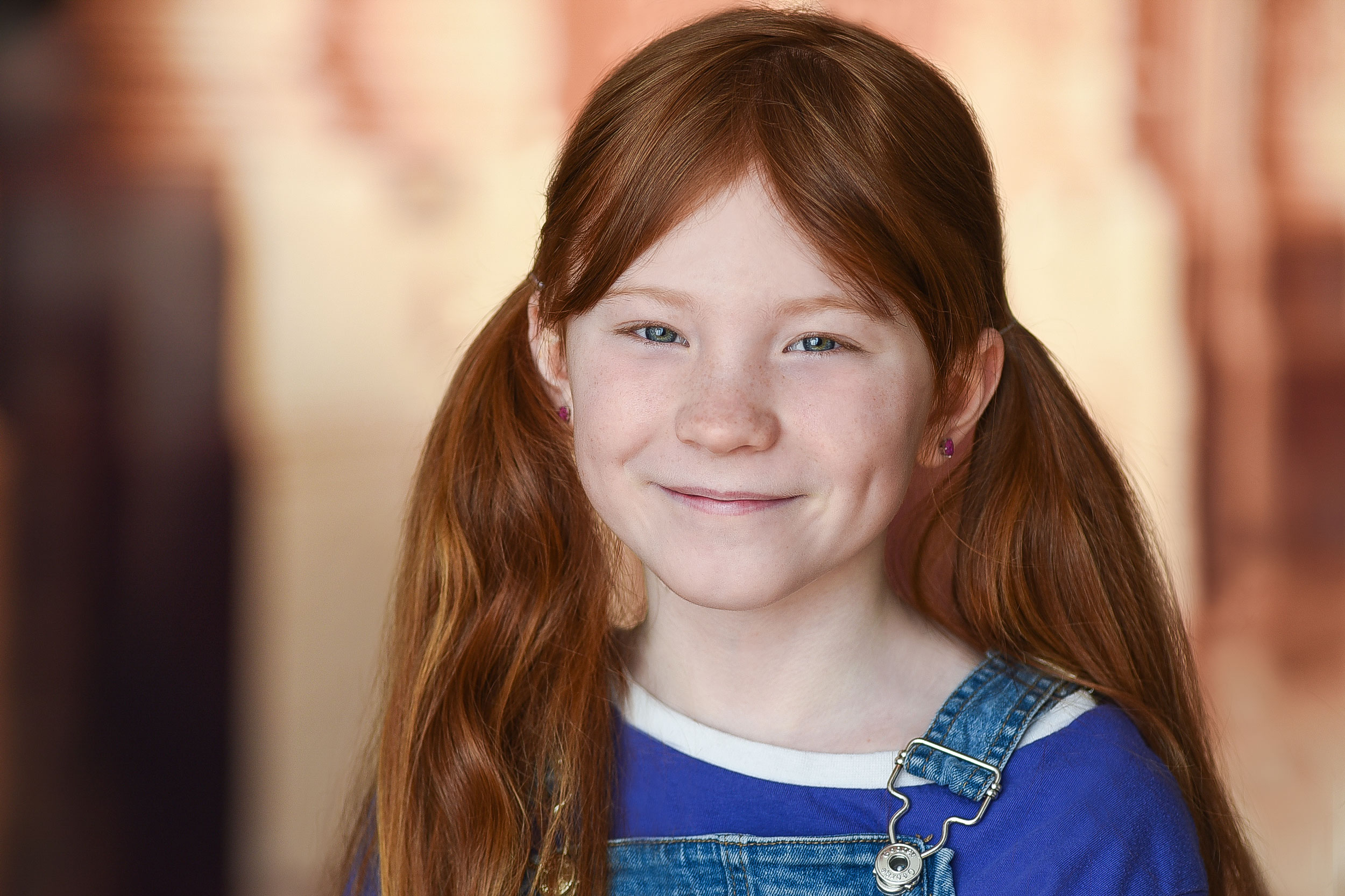 actor Emily Watt large photo