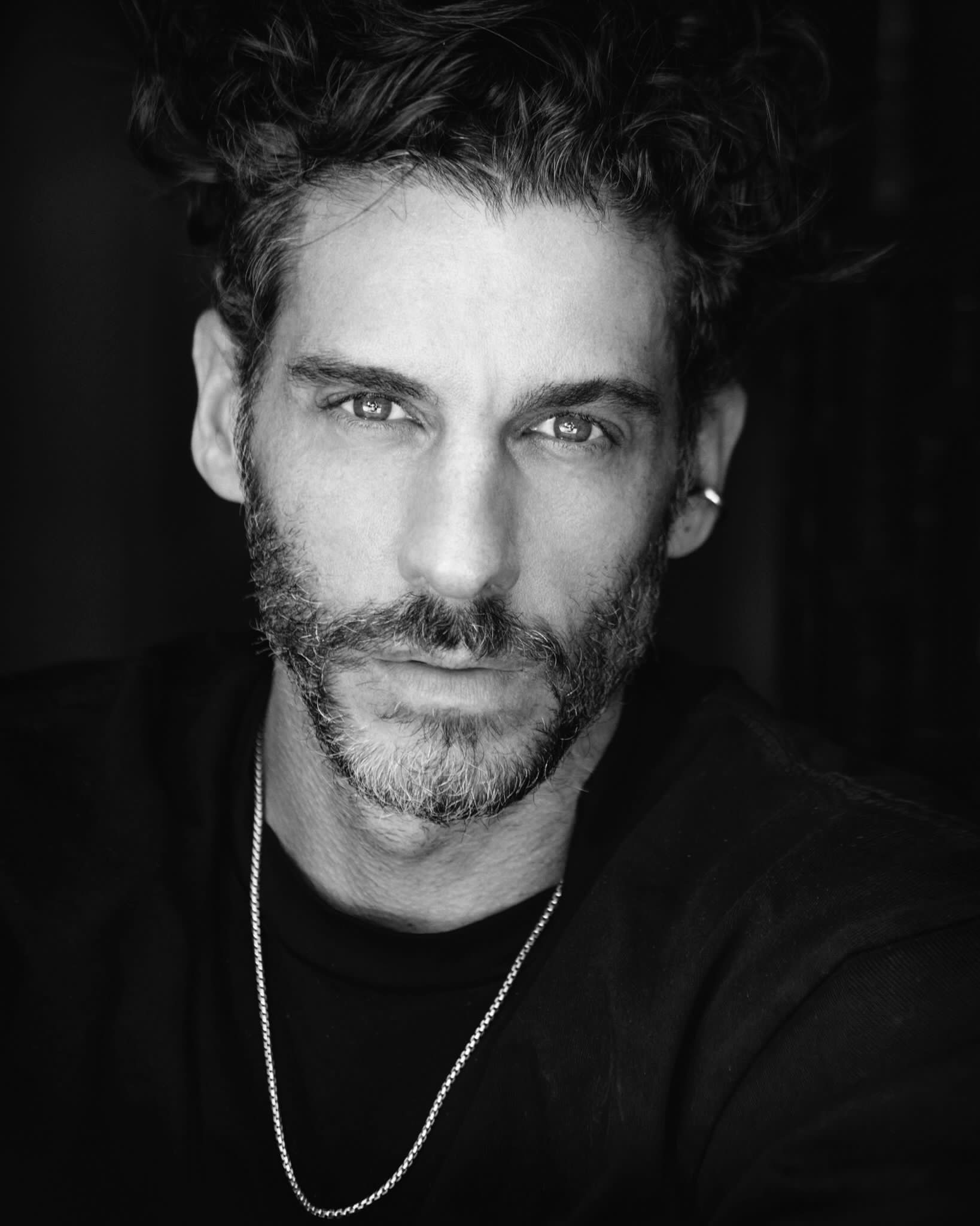 actor Erick Elias large photo