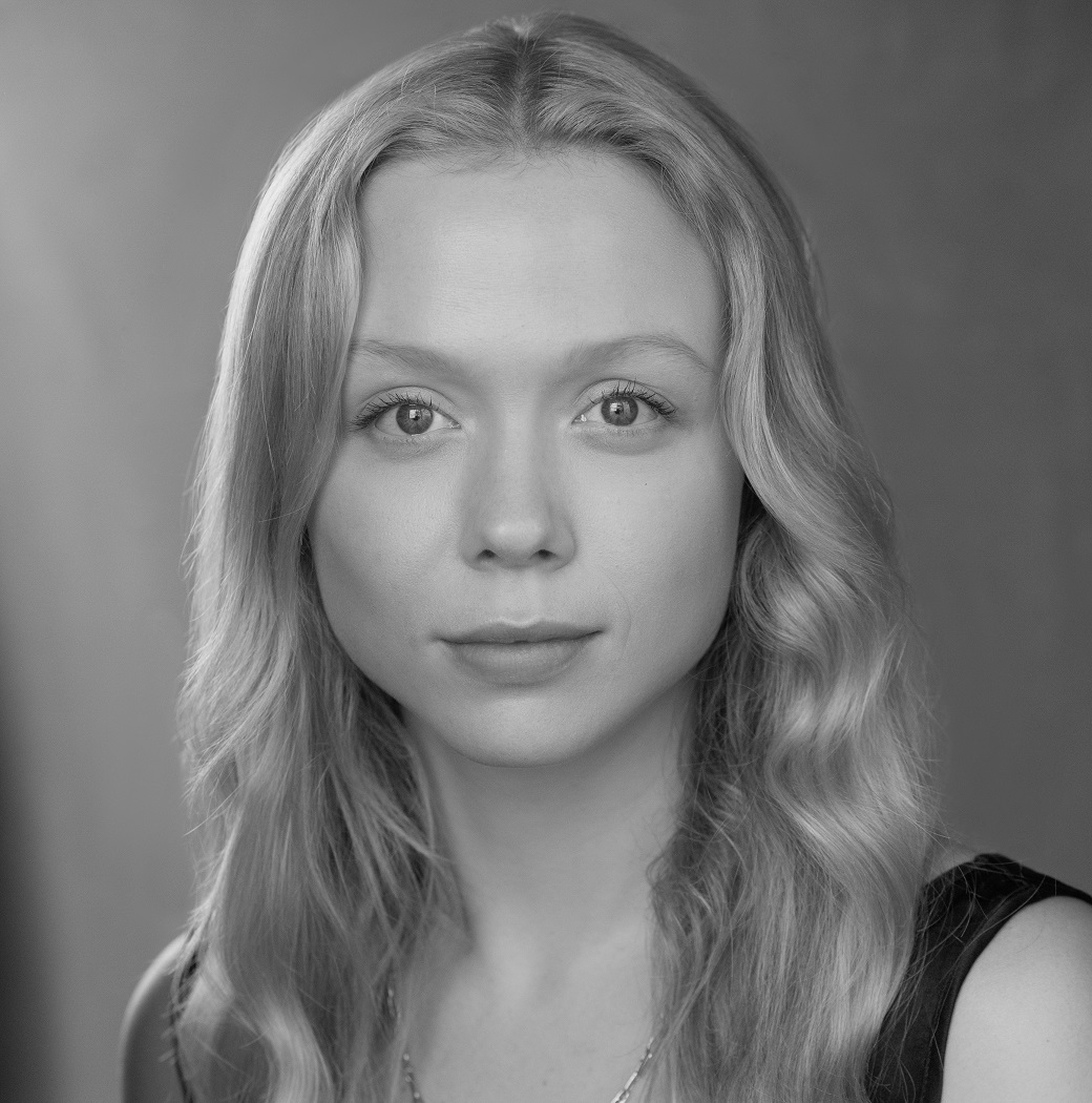 actor Naomi Battrick large photo