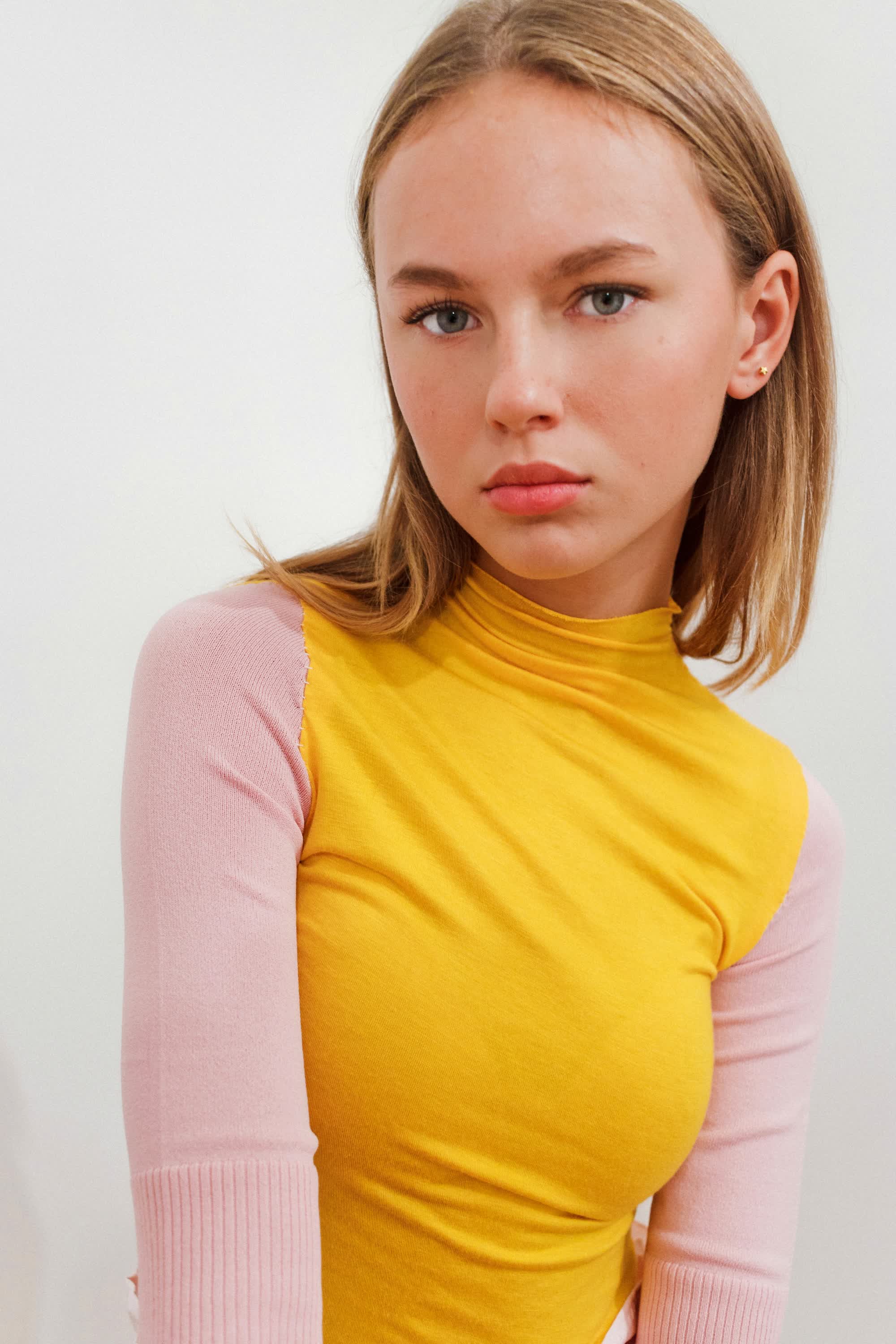 actor Carly Connors large photo