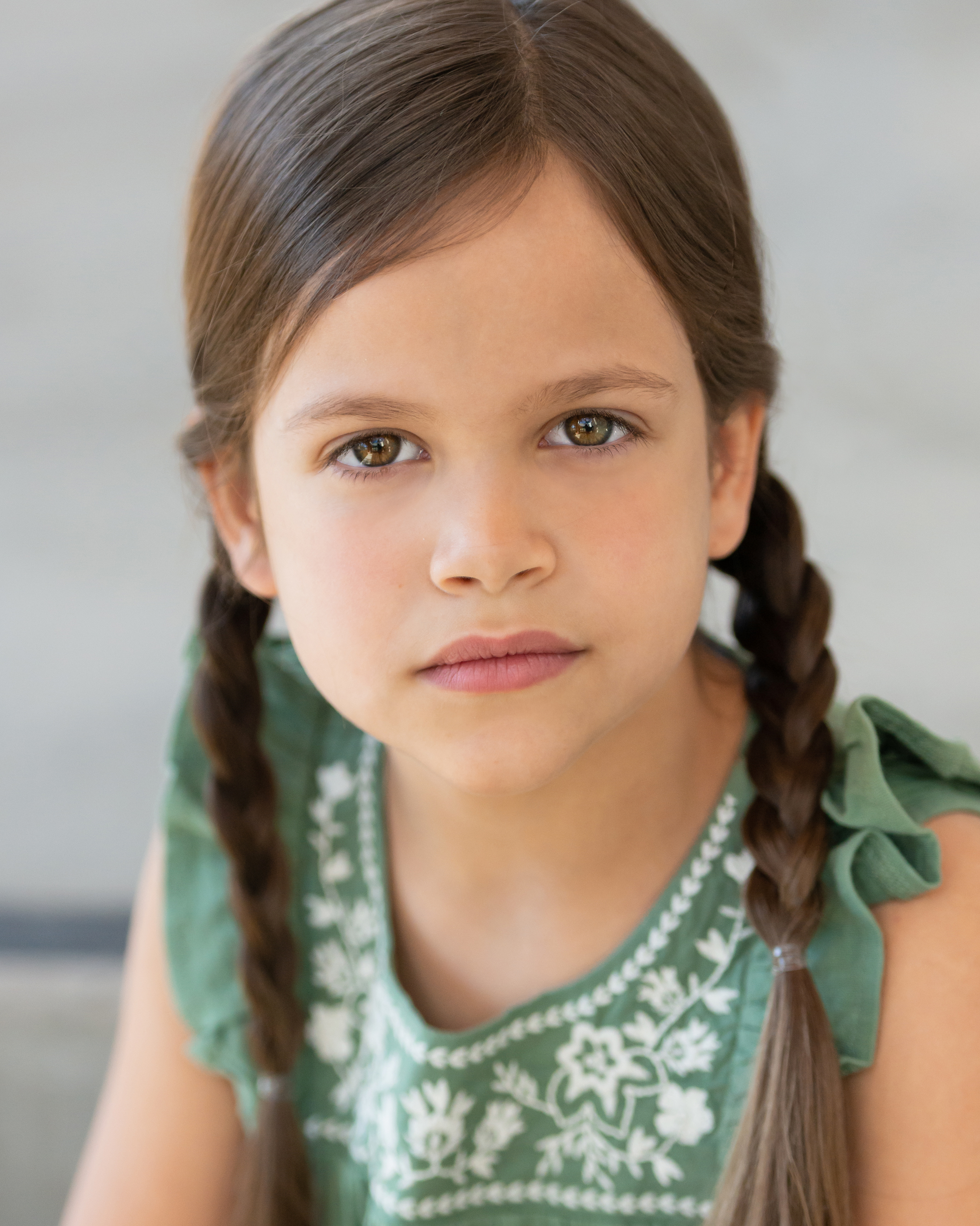 actor Scarlett Unger large photo