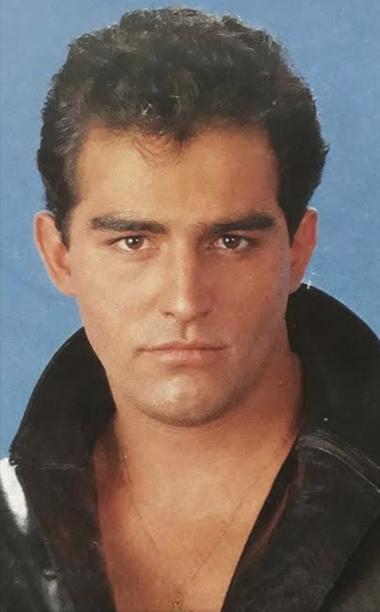 actor Omar Fierro large photo