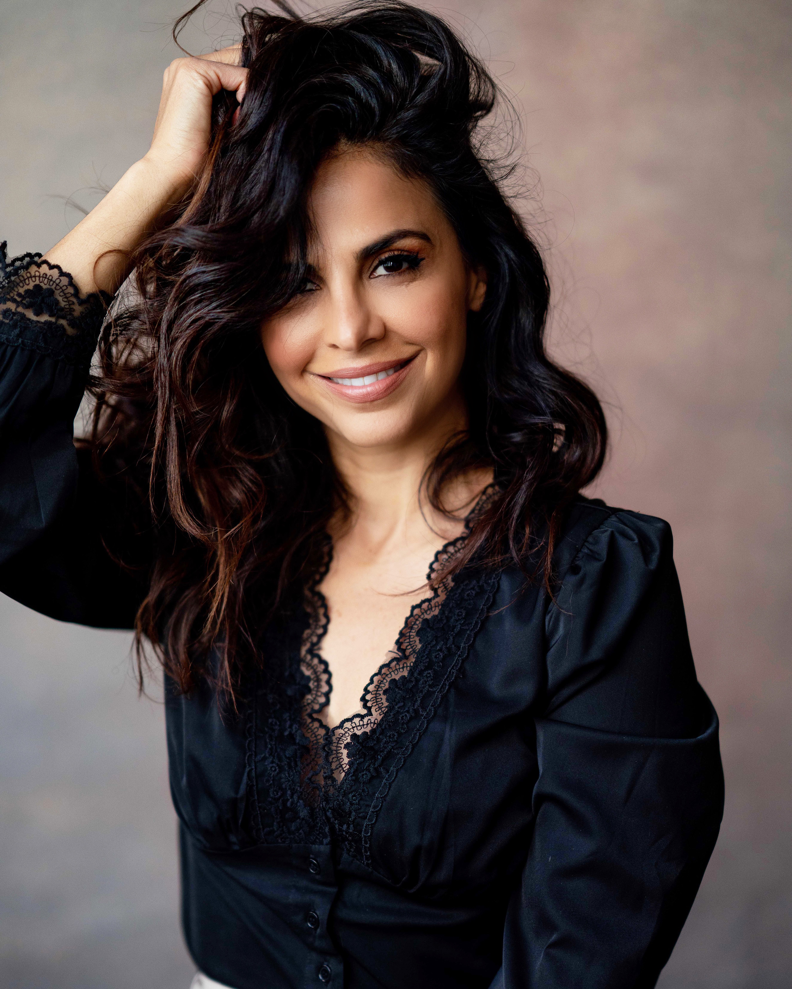 actor Azita Ghanizada large photo