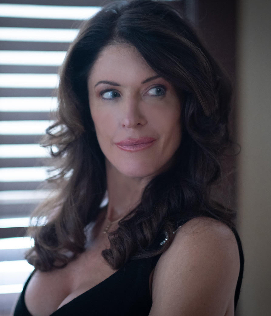 actor Julie Lott large photo