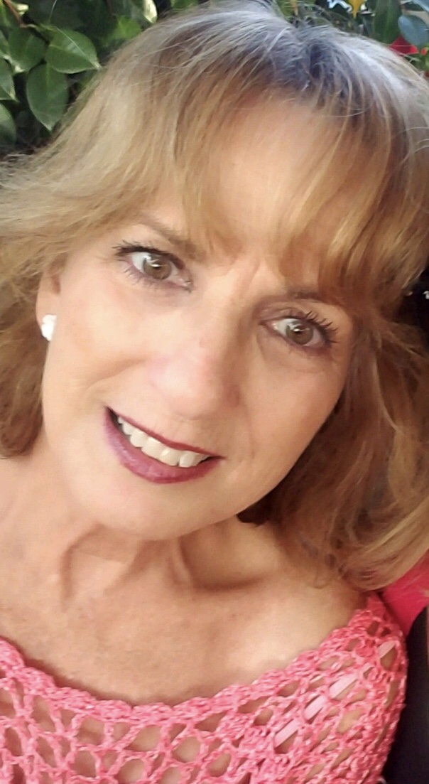 actor Linda Joy Henry large photo