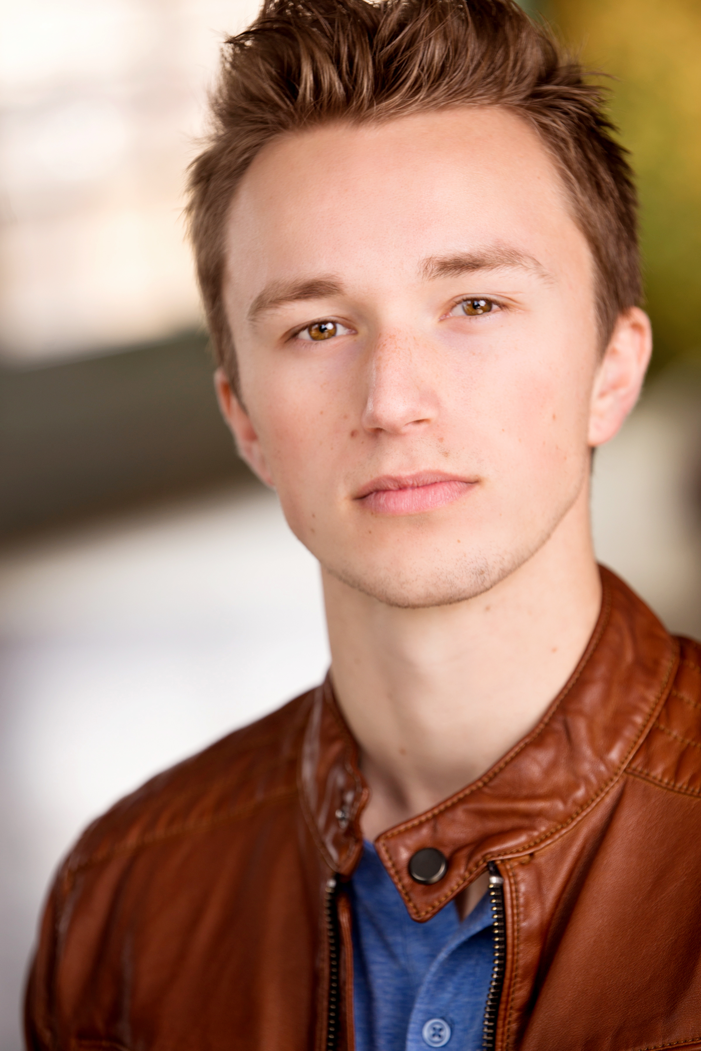 actor Lukas Stoiber large photo