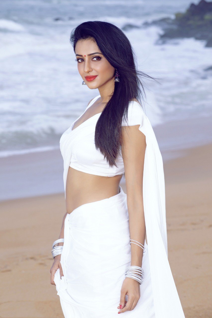 actor Riya Suman large photo