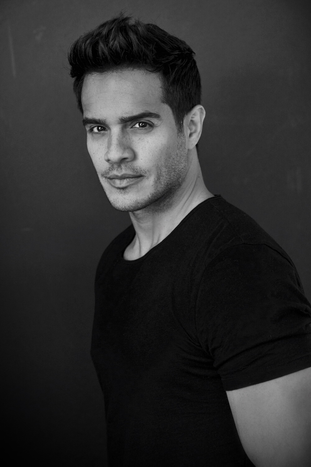 actor Ektor Rivera large photo