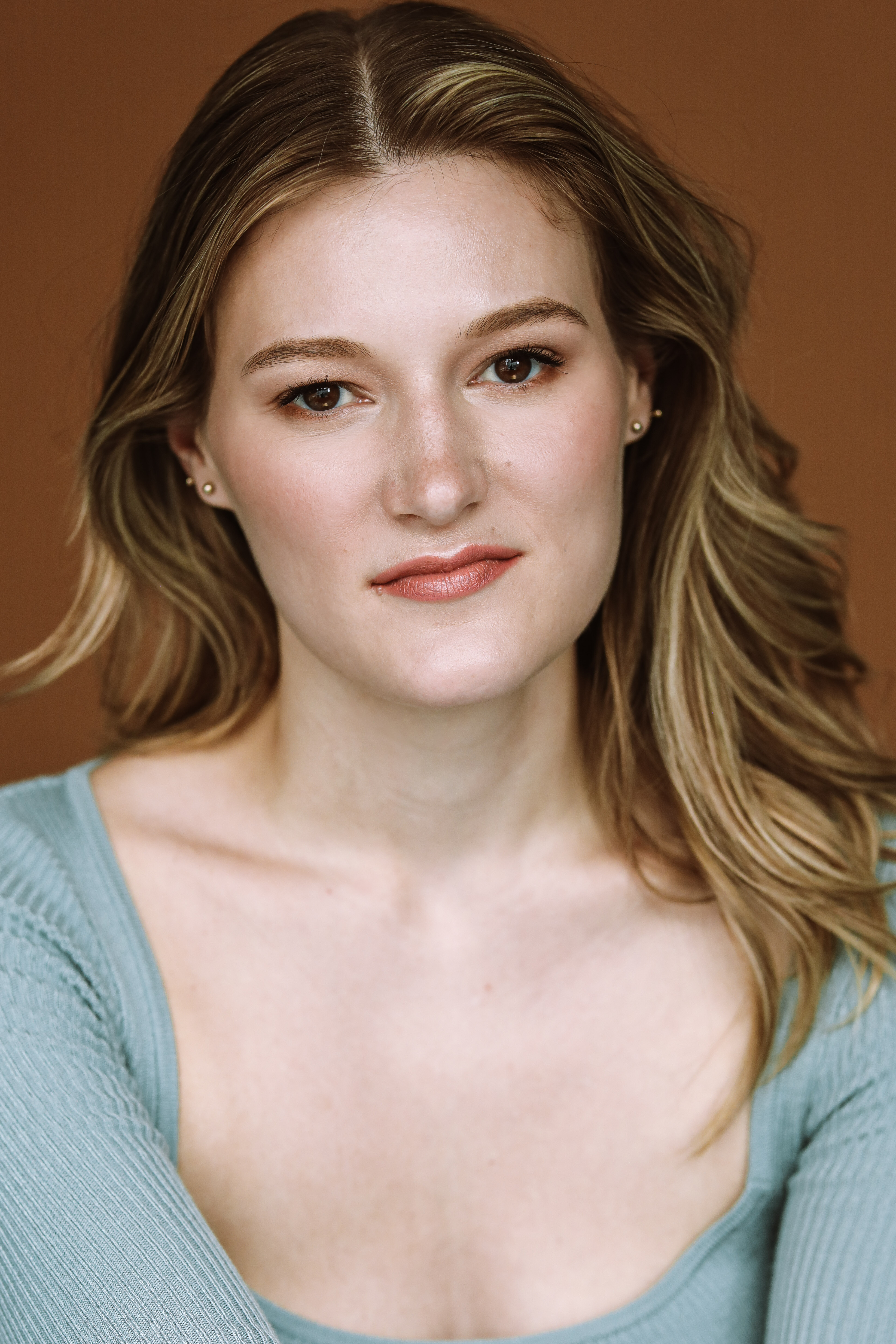 actor Olivia Tilley large photo