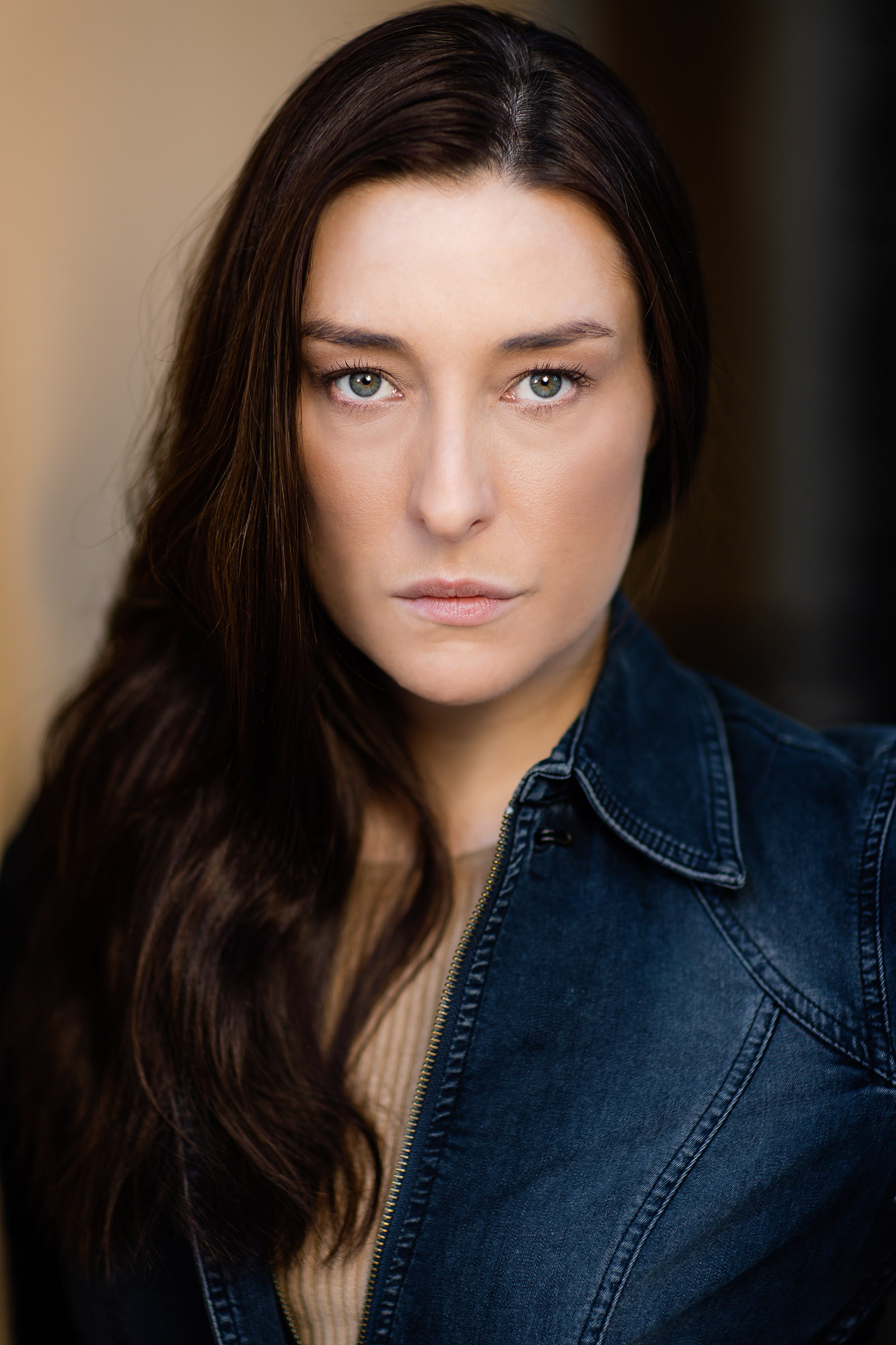 actor Ashleigh Rainer large photo